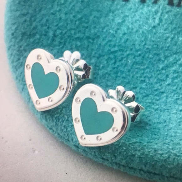 Earrings - Picture 1 of 3